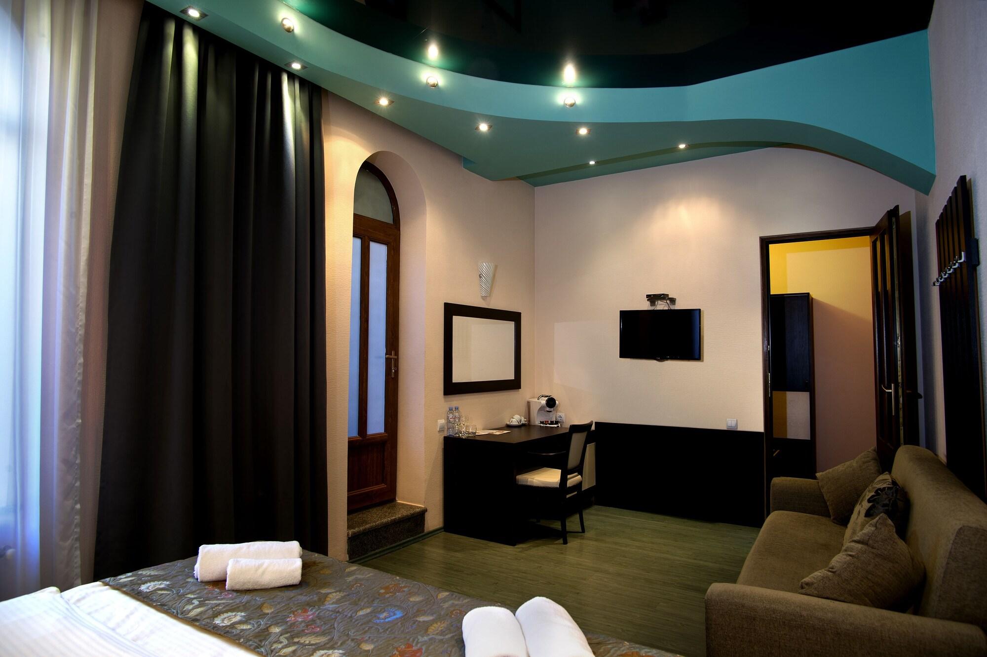 Coral Boutique Hotel Тбилиси Экстерьер фото
